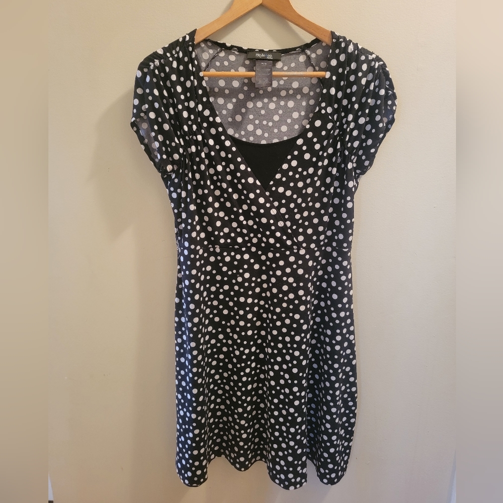 Style & Co. Petite adorable polka dot dress. Size medium.
